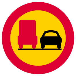 No overtaking with a heavy truck